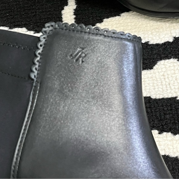 Jack Rogers "Bailey" Black Leather Side Zip Scalloped Ankle Boots Size 8 - Picture 12 of 13